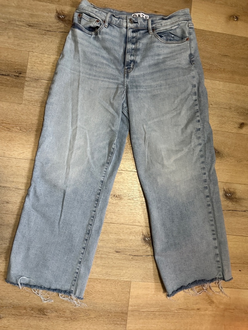 Daze Denim- Light Wash Women's Straight Crop Jeans - Raw Hem